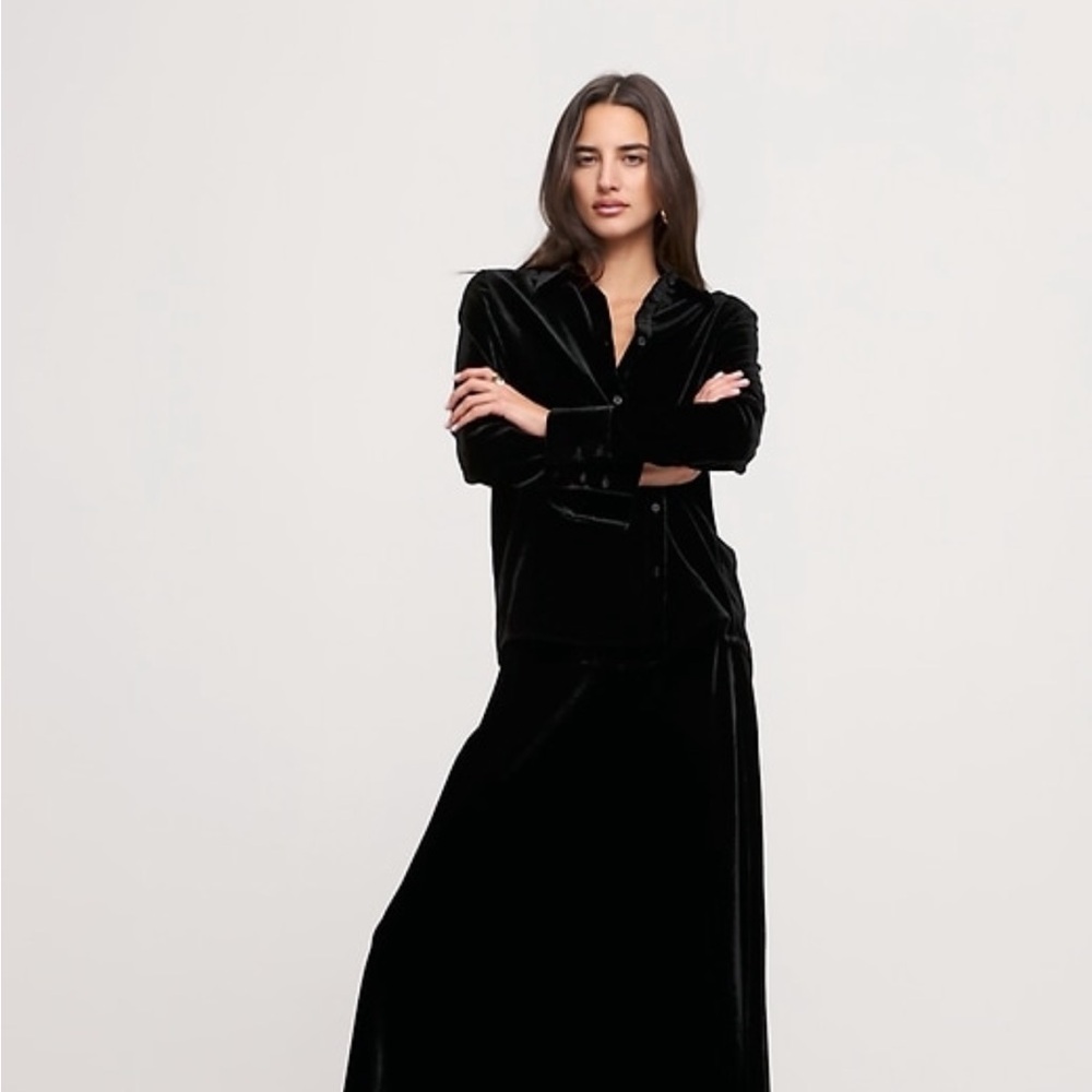 Banana Republic Black Velvet Button Down Top